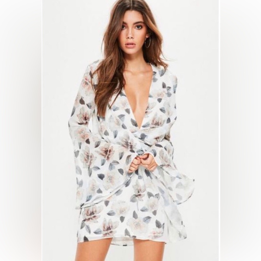 NWT! Missguided White Floral Flared Sleeve Wrap Dress